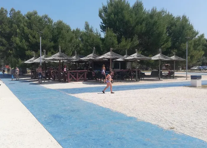 Nice Sunny 아파트 풀라